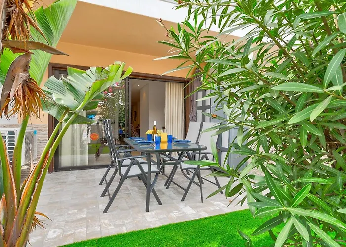 Brand New In Park Albatros With Pool View